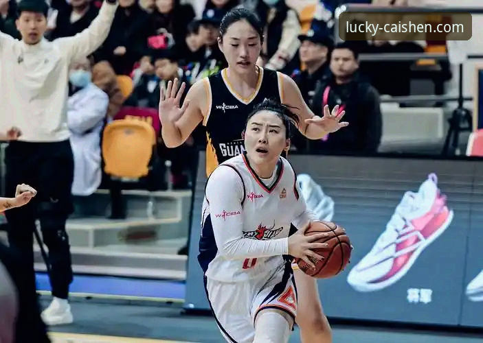 揭秘中国女篮关键胜利：如何在彩神ii官网捕捉每一个战术细节